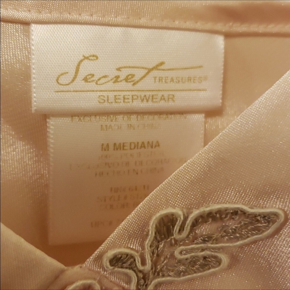 Soft Pink Negligee - Picture 5 of 5